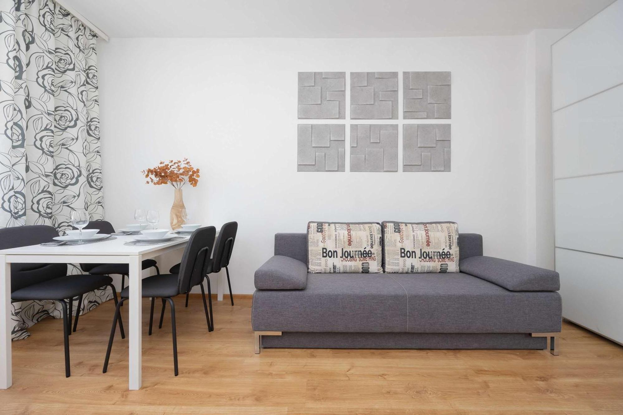 Modern In Perfect For Remote Work By Renters Warsaw